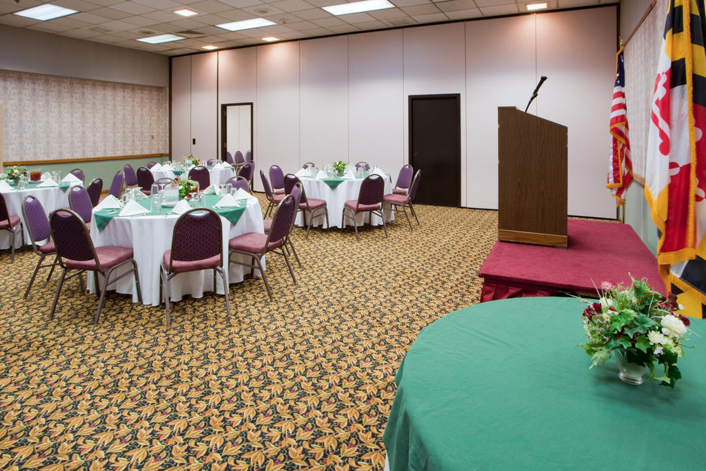 Hotel Ramada By Wyndham Cumberland Downtown Restaurant foto